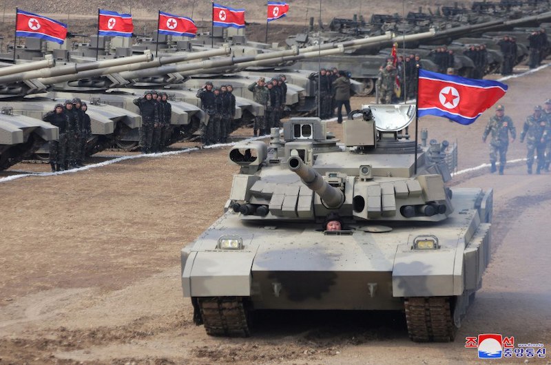 Ким протестировал новейший танк армии КНДР