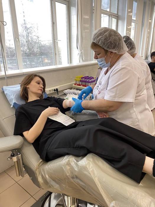 За выходные москвичи сдали более 2 тонн крови