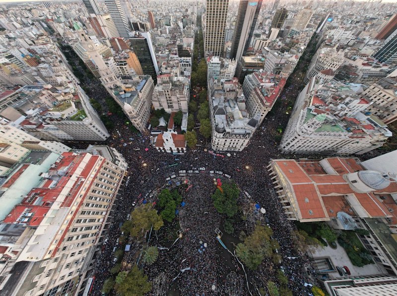 800 тыс. аргентинцев вышли на протест против реформ Хавьера Милея