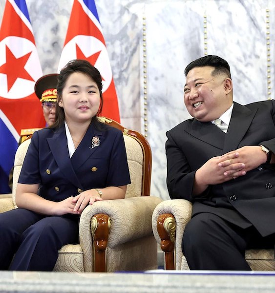 Пхеньян готовит в преемницы Ким Чен Ына его дочь - южнокорейская разведка