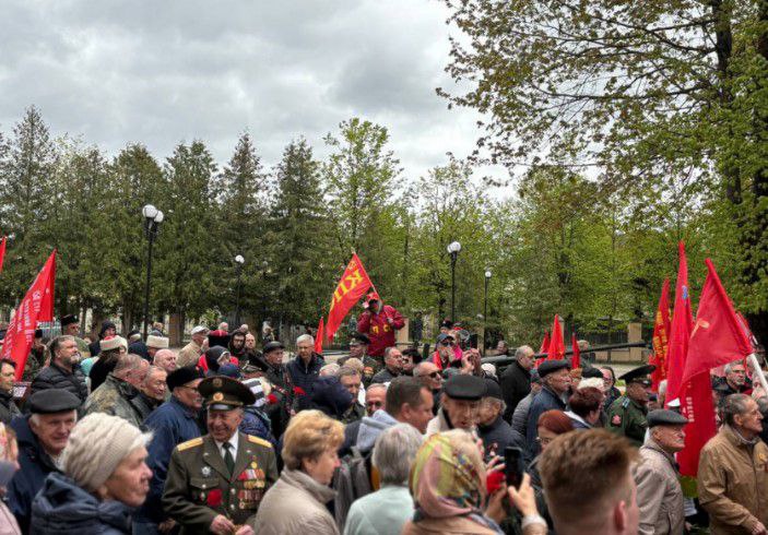 В центре Можайска открыли памятник Сталину В центре Можайска открыли памятник Сталину