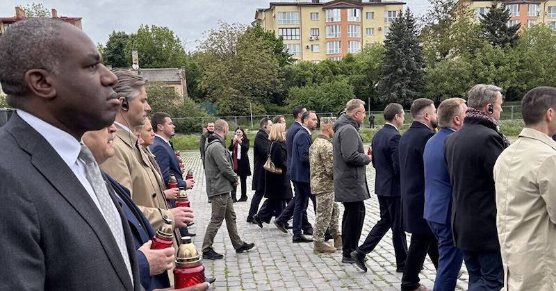 Во Львове прошёл парад побеждённых Во Львове прошёл парад побеждённых