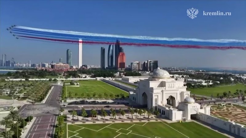 Символы власти: почему Путину в Абу-Даби устраивали шоу, а Трампу — нет