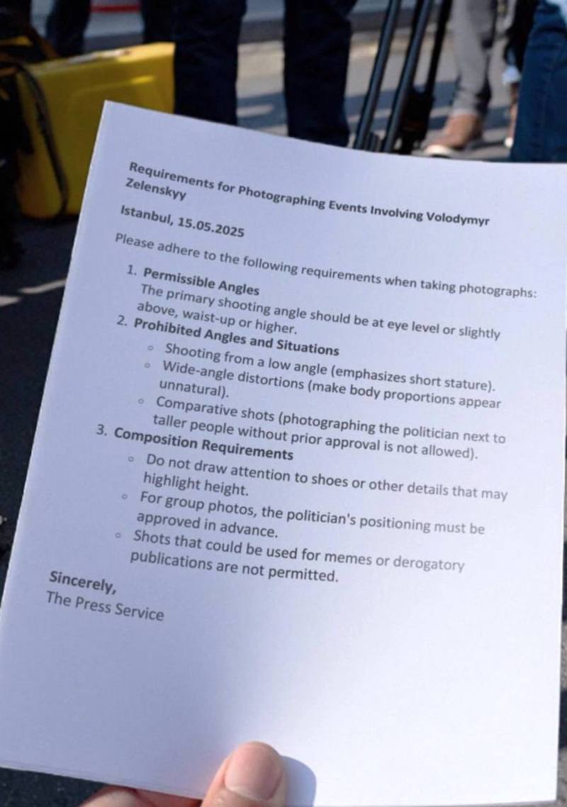 В Турции перед переговорами Зеленского запретили снимать с "унижающих" ракурсов В Турции перед переговорами Зеленского запретили снимать с "унижающих" ракурсов