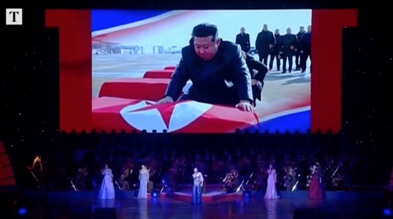 Ким встретил своих погибших в Курской области спецов 🇰🇵🫡 Ким встретил своих погибших в Курской области спецов 🇰🇵🫡