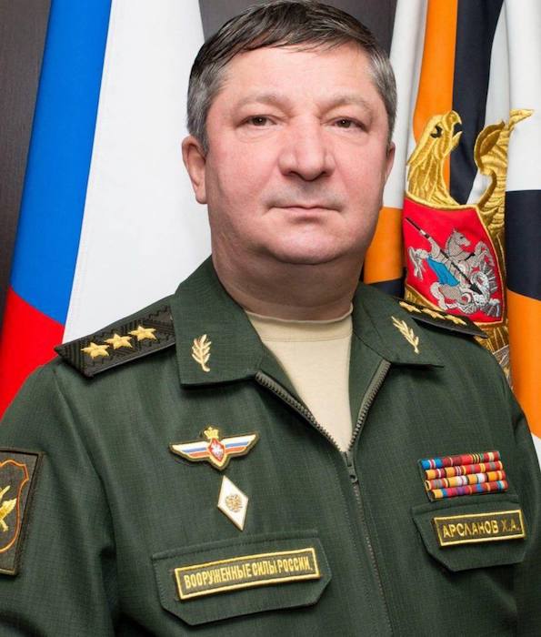Экс-заместитель главы Генштаба РФ Халил Арсланов приговорён к 17 годам