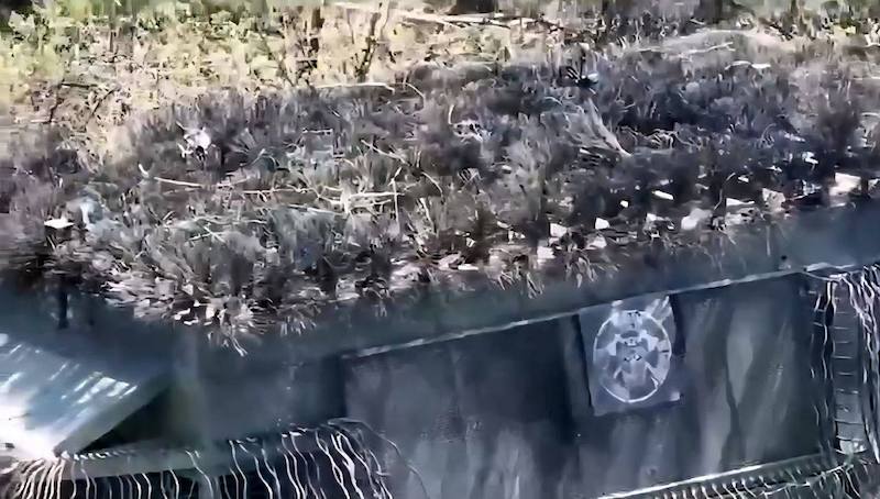 В наших подразделениях замечен тяжёлый бронетранспортёр В наших подразделениях замечен тяжёлый бронетранспортёр
