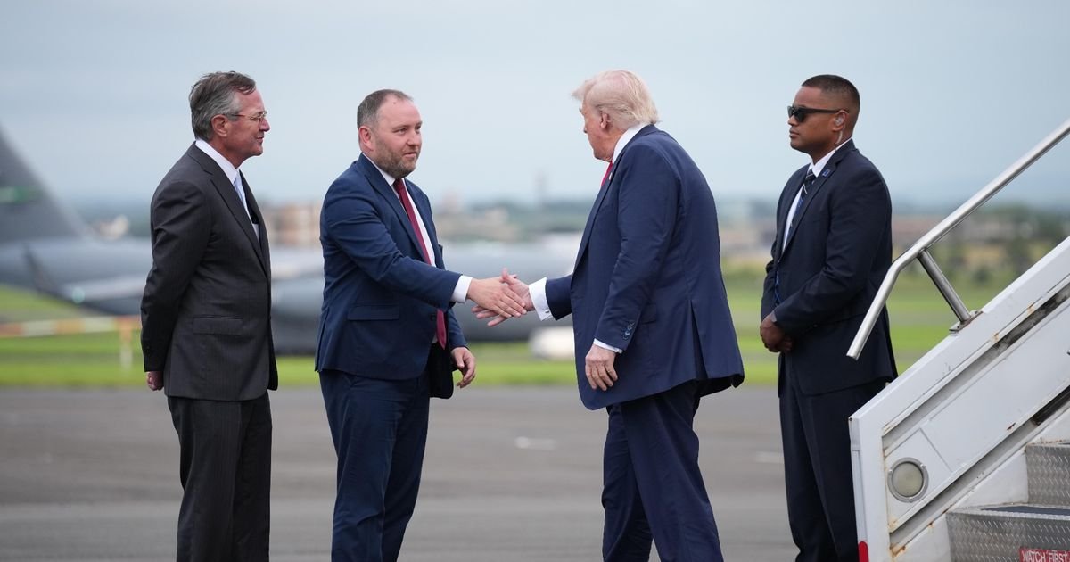 Трамп в Шотландии объявил нелегальную миграцию вторжением Трамп в Шотландии объявил нелегальную миграцию вторжением