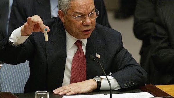 Эстония доказывает российское вторжение при помощи распечатанных на принтере фотографий Эстония доказывает российское вторжение при помощи распечатанных на принтере фотографий