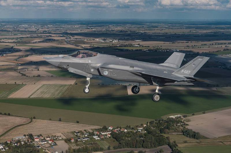  F-35        
