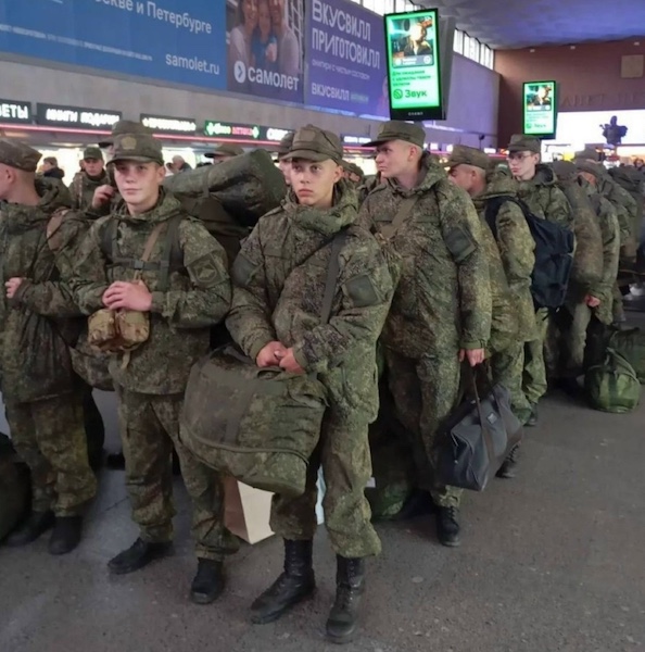 Призыв в армию в России станет круглогодичным