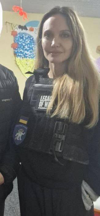 Визит Джоли на Украину: охранника актрисы забрали в ТЦК