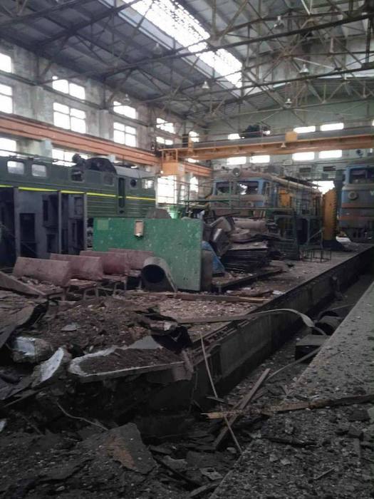 Момент прилёта по локомотивному депо в Гребенке, Полтавской области Момент прилёта по локомотивному депо в Гребенке, Полтавской области