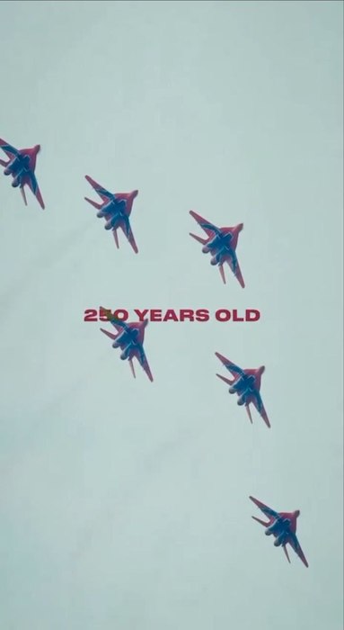 Джон Джонс поздравил армию США видео с российской пилотажной группой «Стрижи»