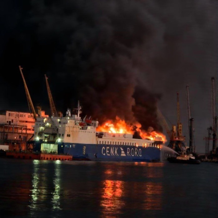 «Искандер» поразил турецкий сухогруз Cenk Roro с генераторами в Одессе