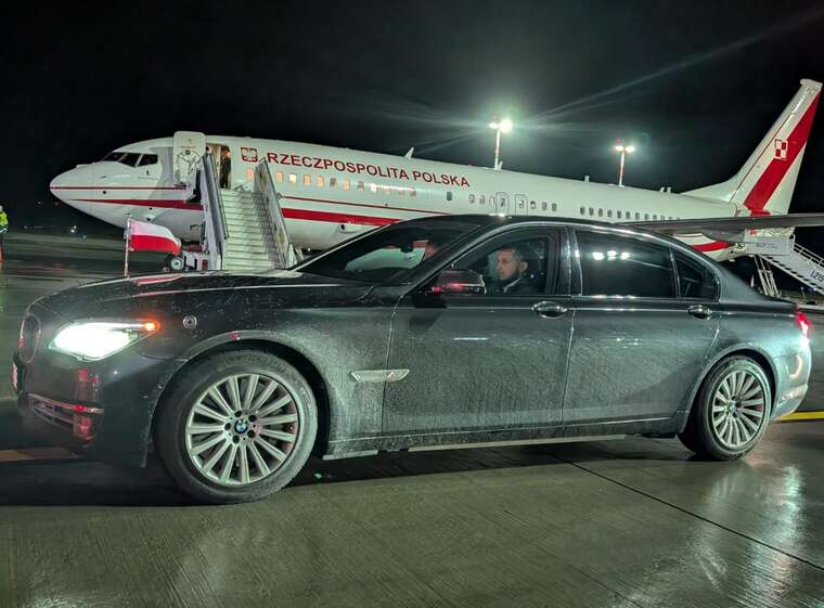 В Латвии президенту Польши подали грязный автомобиль