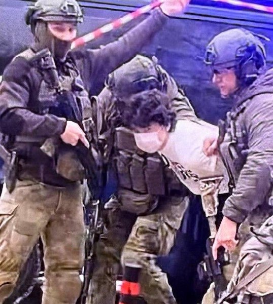 Школьная поножовщина в Подмосковье и Петербурге: пугающая серия нападений Школьная поножовщина в Подмосковье и Петербурге: пугающая серия нападений