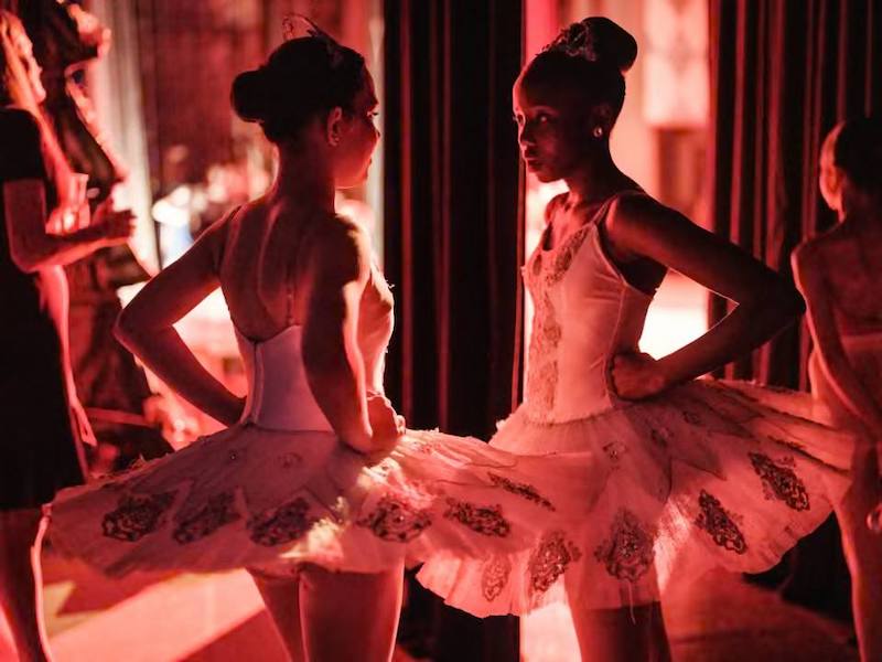 Историческая постановка: «Щелкунчик» в Национальном театре Кении Историческая постановка: «Щелкунчик» в Национальном театре Кении