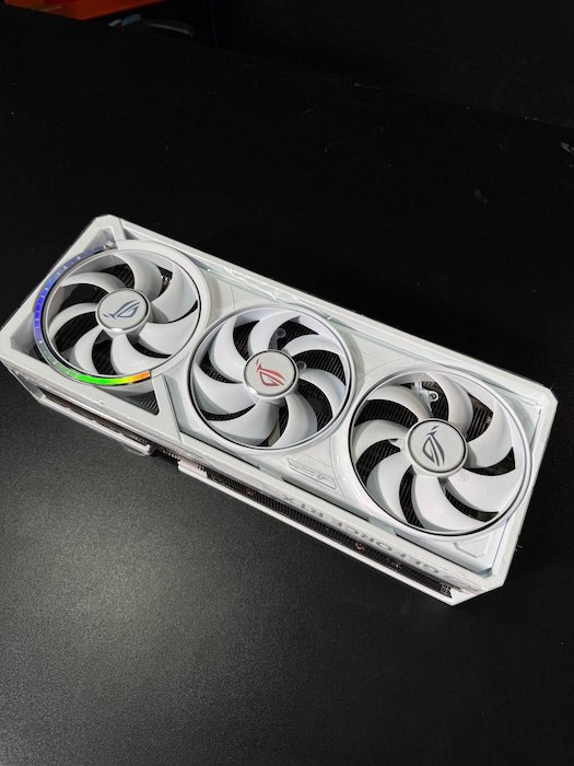 NVIDIA ���������� ������ RTX 5070 Ti: ������� ��