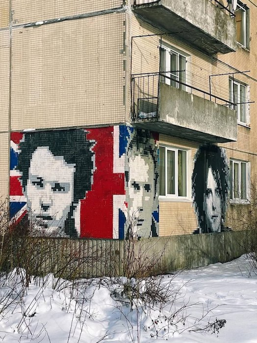 Легенды рока украшают стены домов в Ленобласти Легенды рока украшают стены домов в Ленобласти