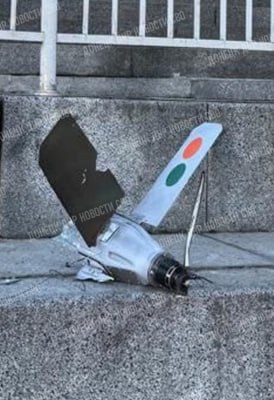 Беспилотник с ИИ прилетел на майдан в Киеве Беспилотник с ИИ прилетел на майдан в Киеве