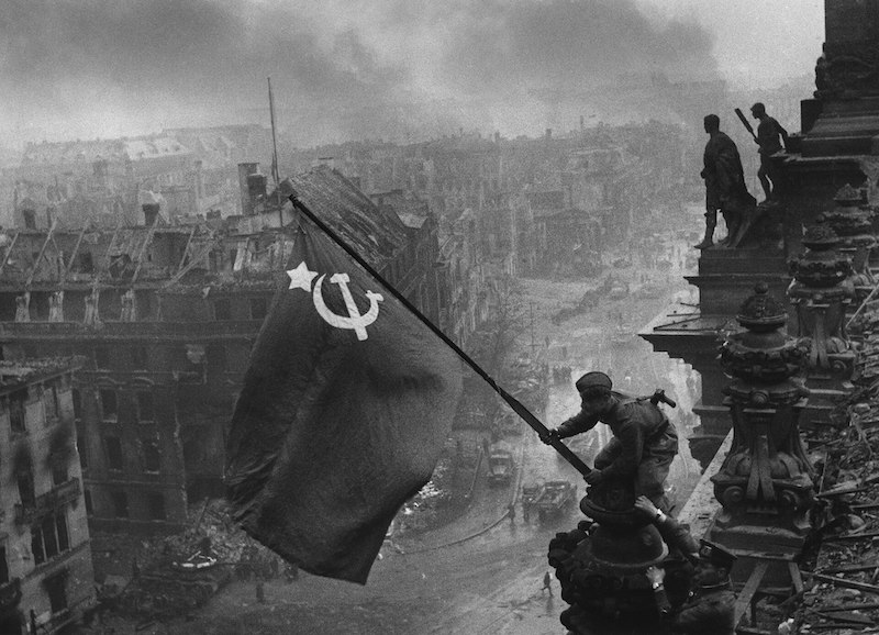 30 ������ 1945 ���� ��������� ������� ��������� ����� ������ ��� ����������