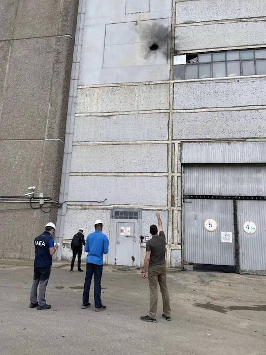 Медведев пригрозил ударами по АЭС в странах НАТО