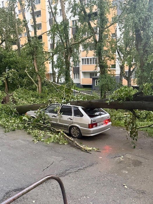 Последствия разрушительного торнадо в Кушве Свердловской области Последствия разрушительного торнадо в Кушве Свердловской области