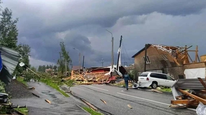 Последствия разрушительного торнадо в Кушве Свердловской области Последствия разрушительного торнадо в Кушве Свердловской области