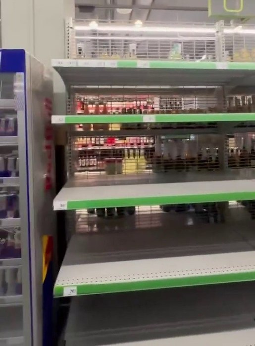 По всей Украине начался дефицит продуктов По всей Украине начался дефицит продуктов