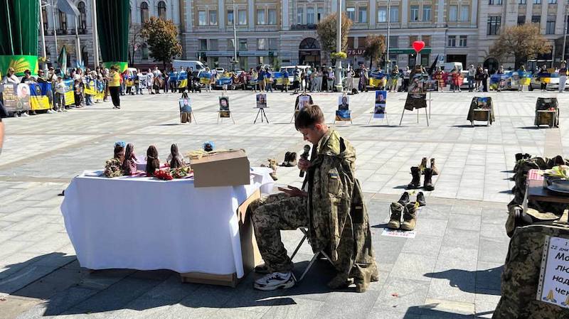В Харькове прошла акция по поводу международного дня пропавших без вести В Харькове прошла акция по поводу международного дня пропавших без вести