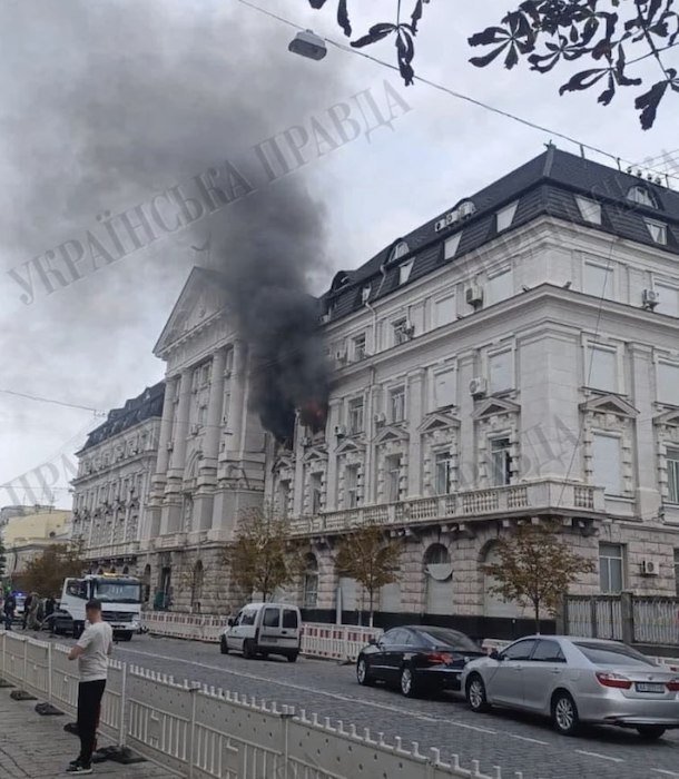 "Герань-4" залетела в кабинет главы СБУ в центре Киева "Герань-4" залетела в кабинет главы СБУ в центре Киева