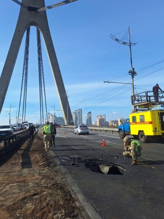 В Киеве "Герань" ударила по мосту, теперь по Северному В Киеве "Герань" ударила по мосту, теперь по Северному
